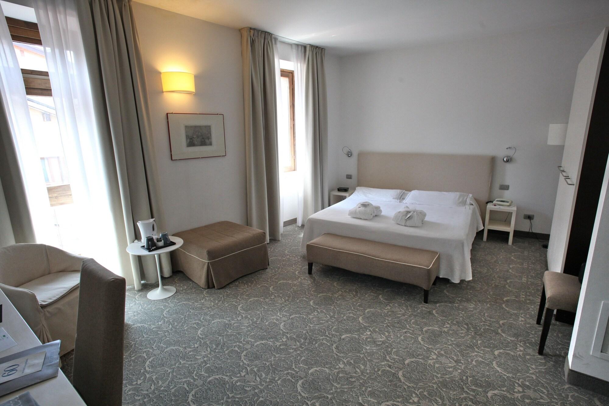Albergo Accademia Тренто Екстериор снимка