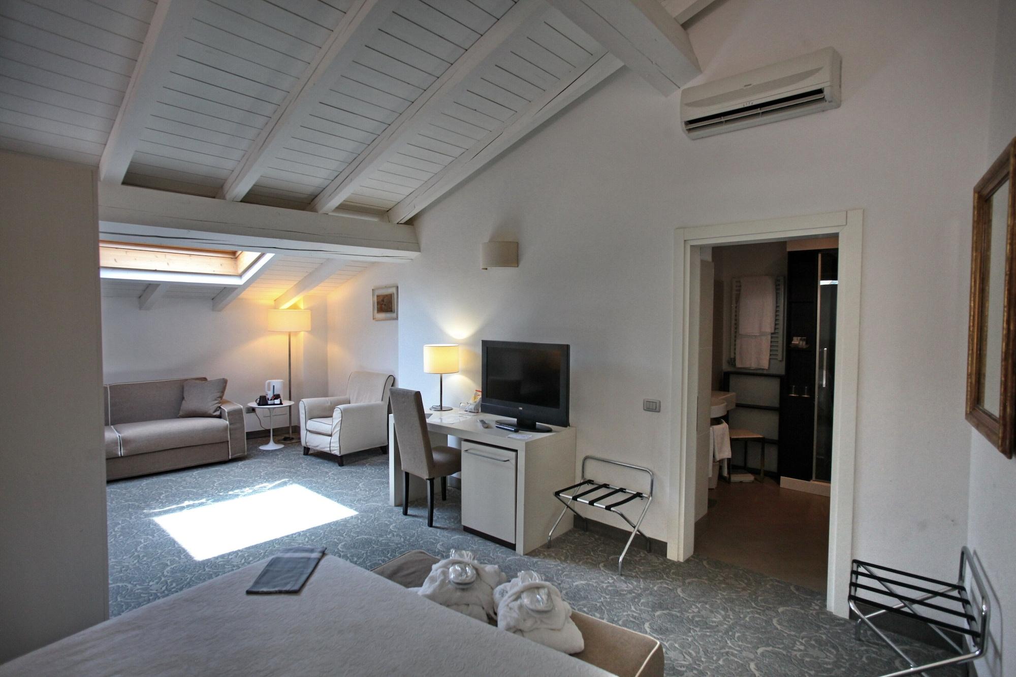 Albergo Accademia Тренто Екстериор снимка
