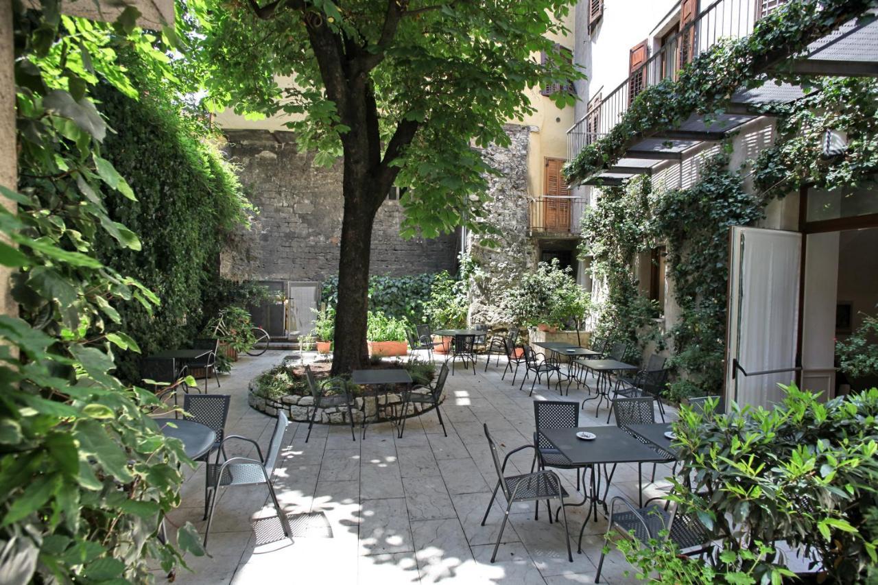 Albergo Accademia Тренто Екстериор снимка